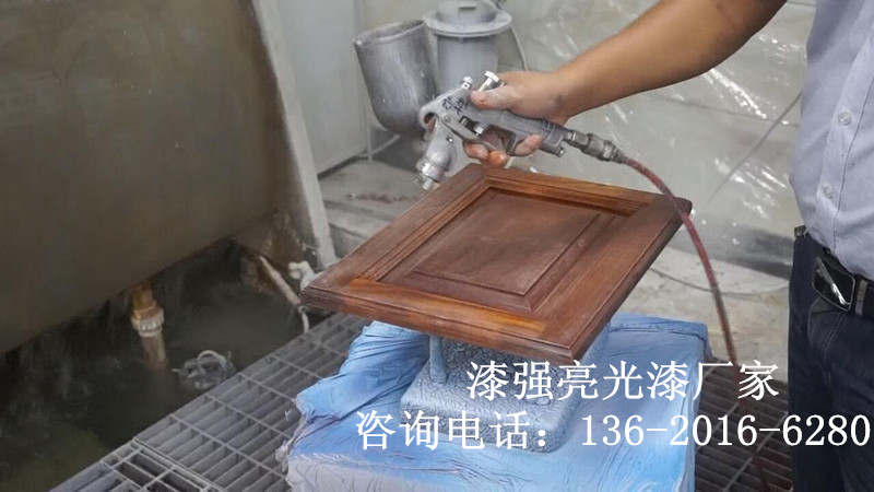 漆強(qiáng)化工亮光漆廠家